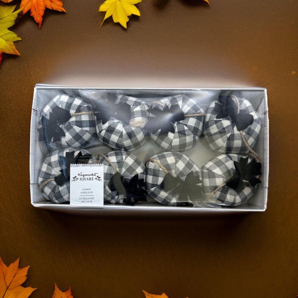 Haymarket Square 6ft Buffalo Check Black White Pumpkin Garland NIB